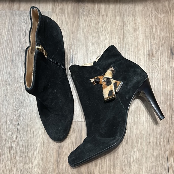 Talbots Black suede heeled ankle boots with leopard print bows on sides. NWT - Picture 2 of 12